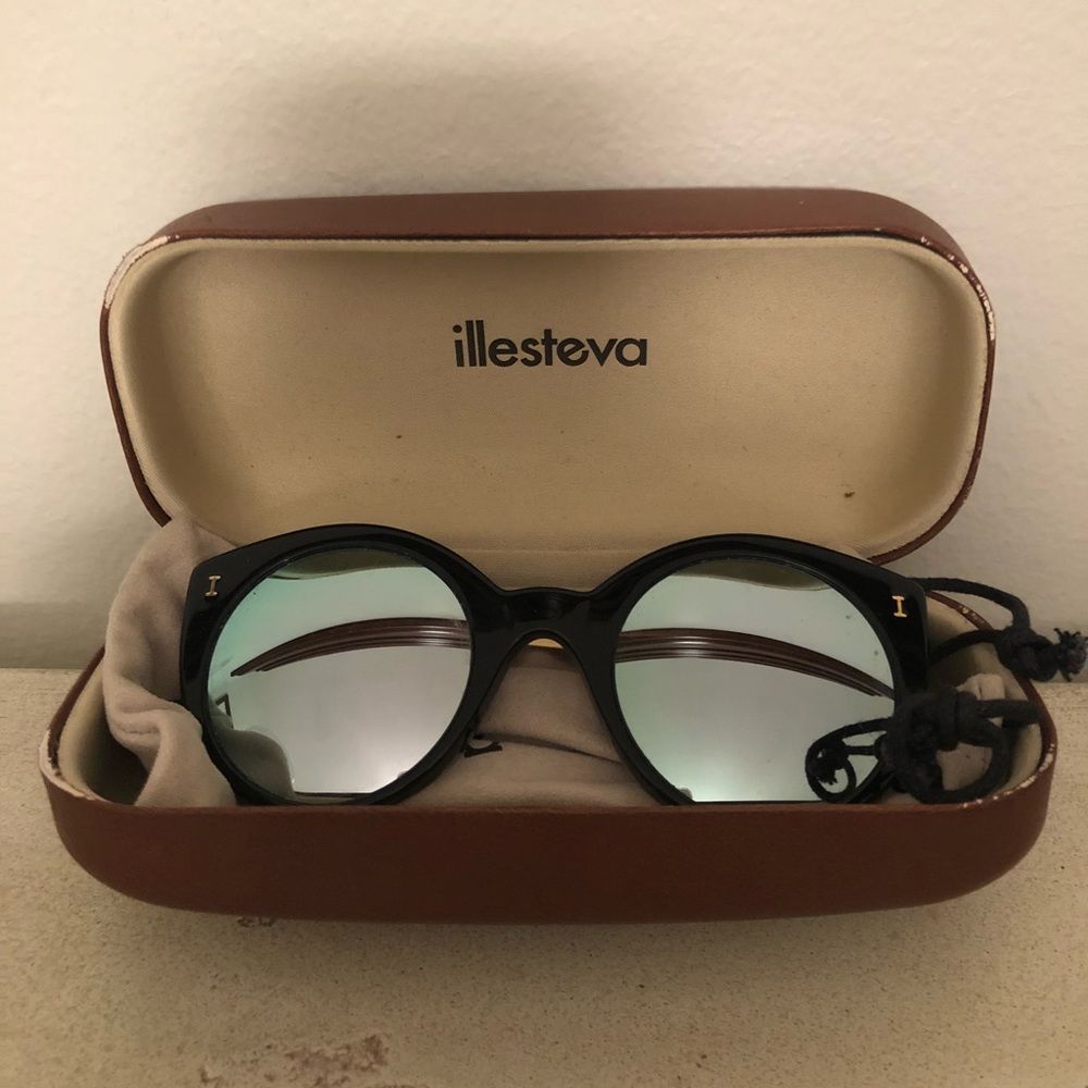 Illesteva Palm Beach Mirrored Sunglasses